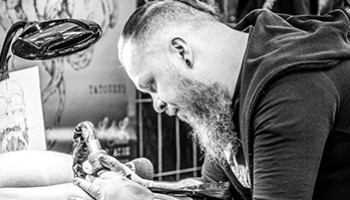 Porträt eines Tätowierers: Dot Nine