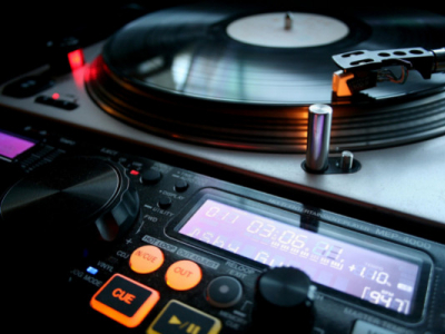 Il vinile, perché è ancora popolare nel 2025?